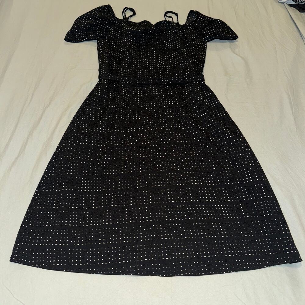 Banana Republic Women's Swing Dress Off Shoulder Sleeves Size 4 Black Polka Dot‎